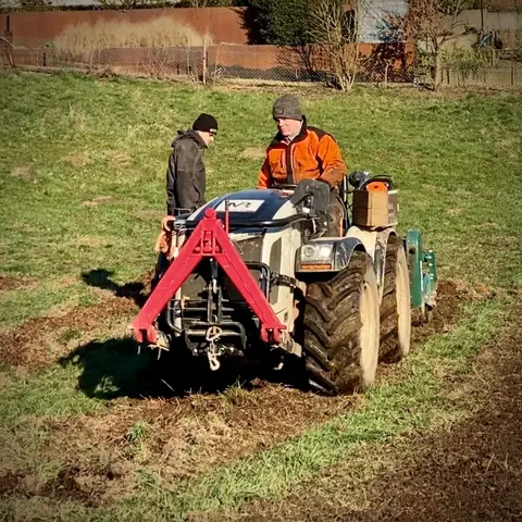 Travail du sol au tracteur